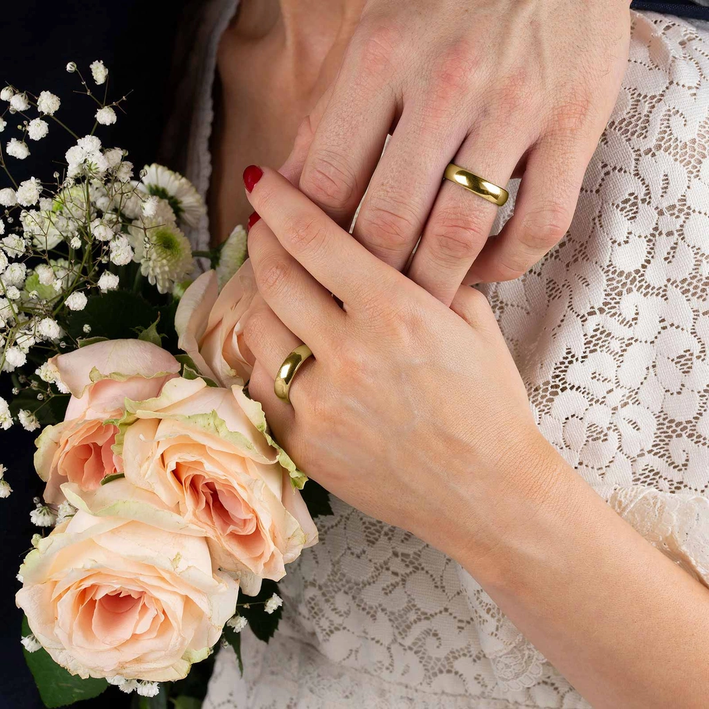 Förlovningsring 9k guld - kupad 6 mm / 2,3 mm