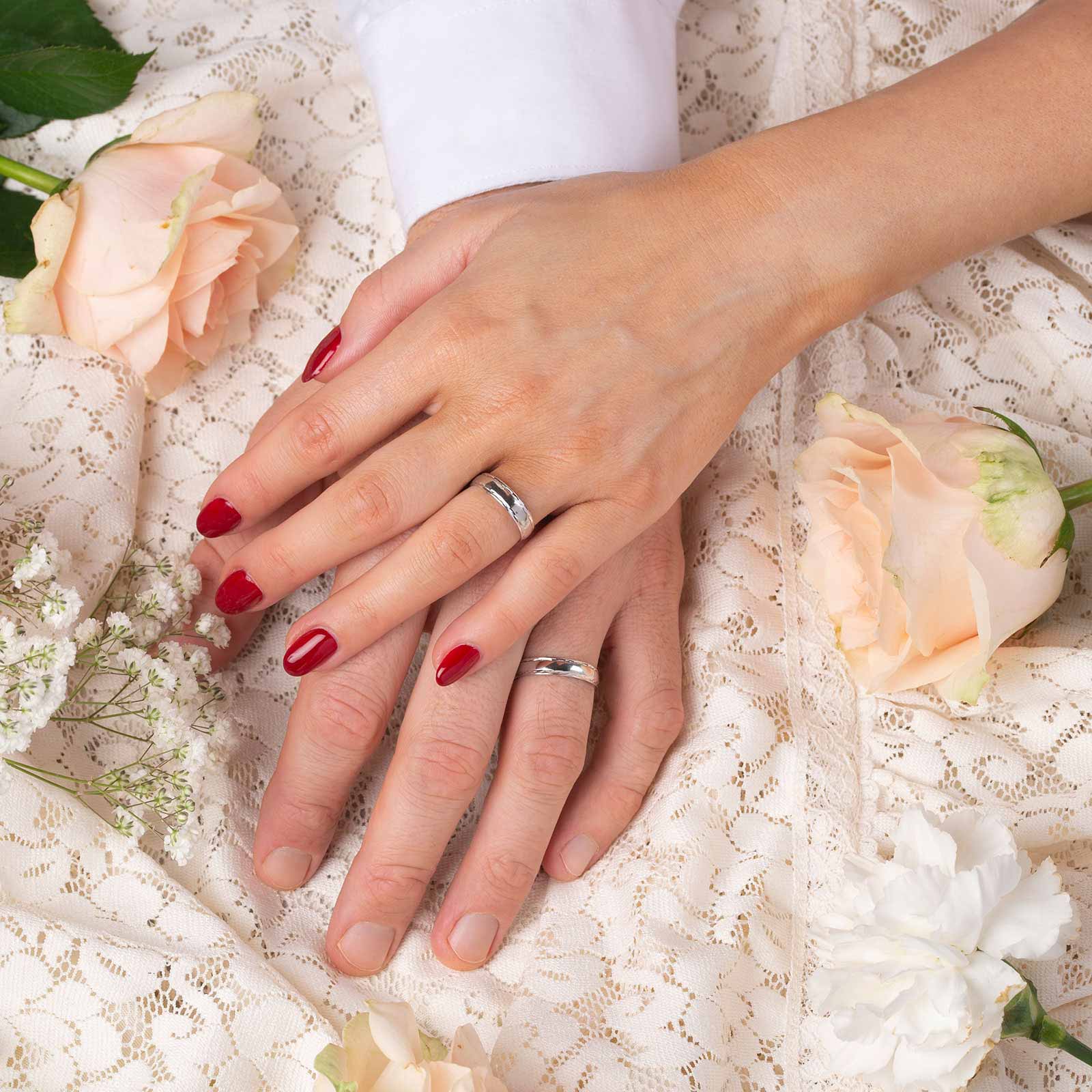 Förlovningsring 18k vitguld - Kupad 4,5 mm / 1 mm