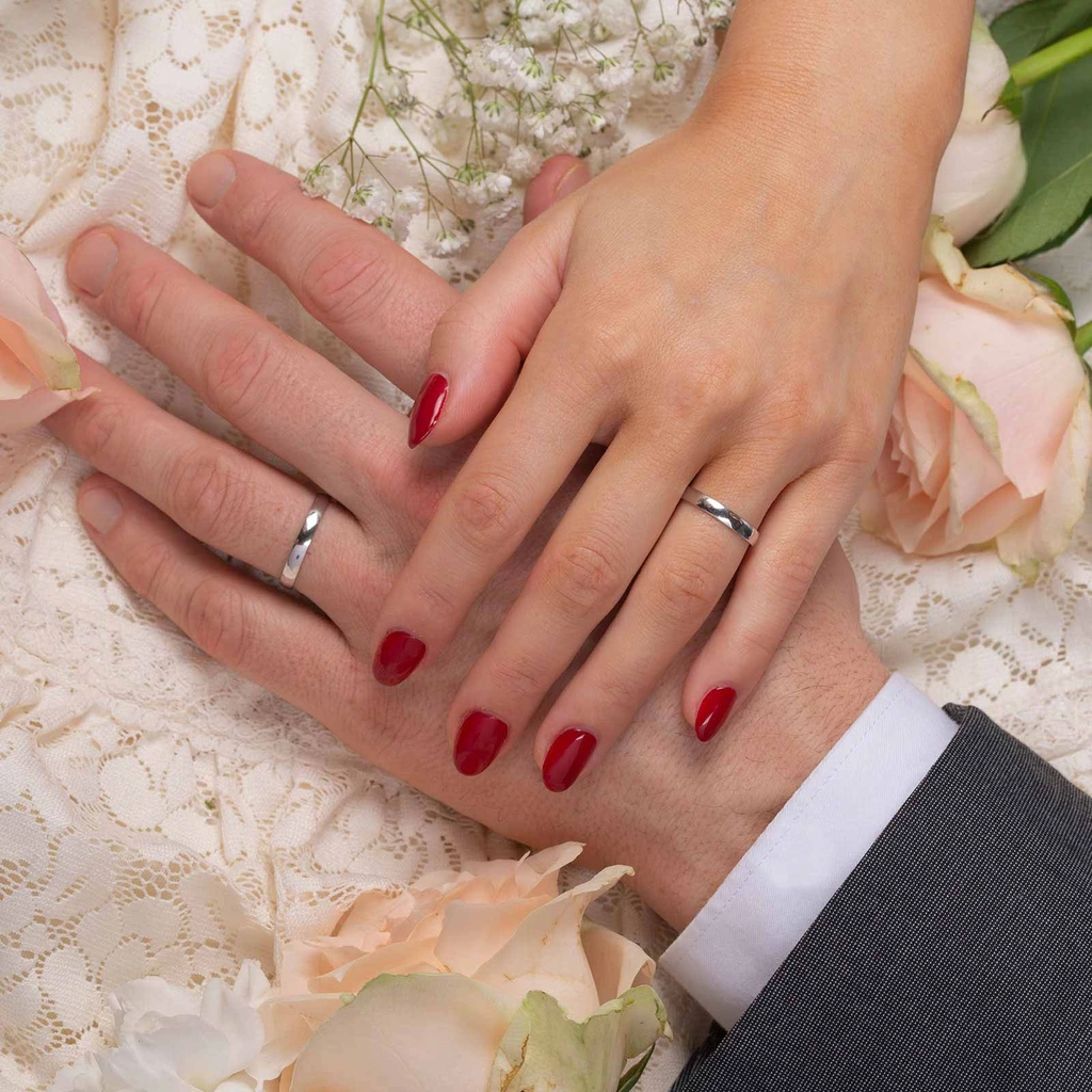 Förlovningsring 9k vitguld - kupad 3 mm / 1 mm