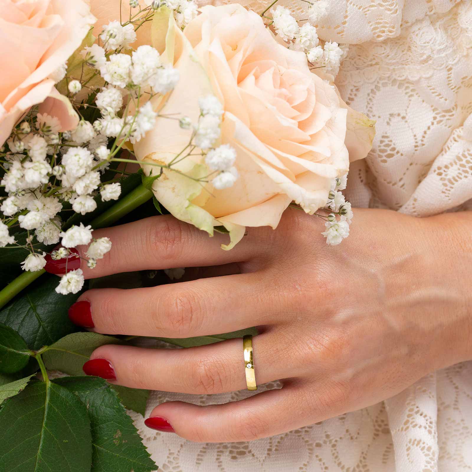 Förlovningsring 9k guld diamant - 3 mm / 1 mm