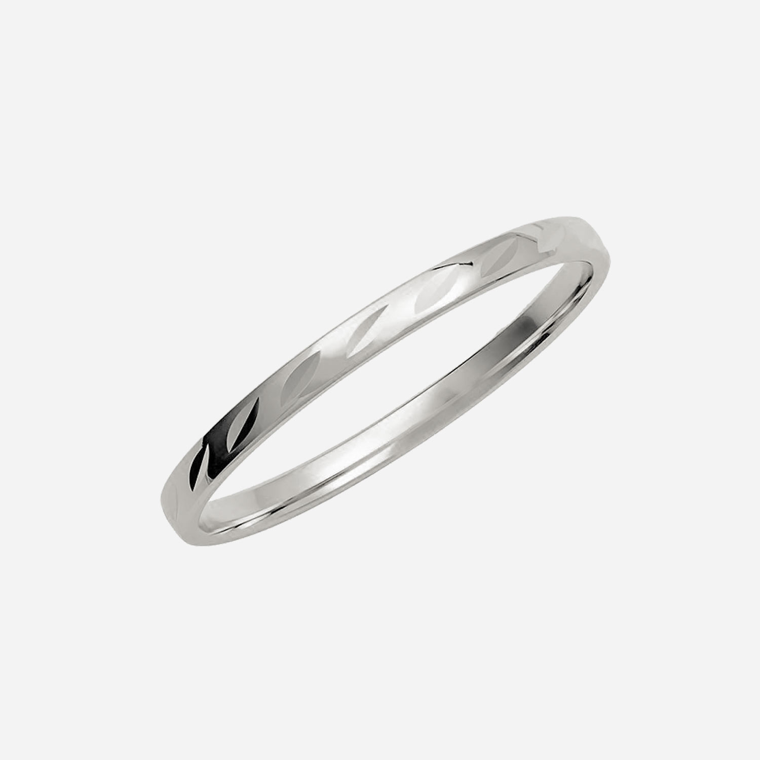 Förlovningsring 9k vitguld - mönstrad 2 mm / 1,1 mm