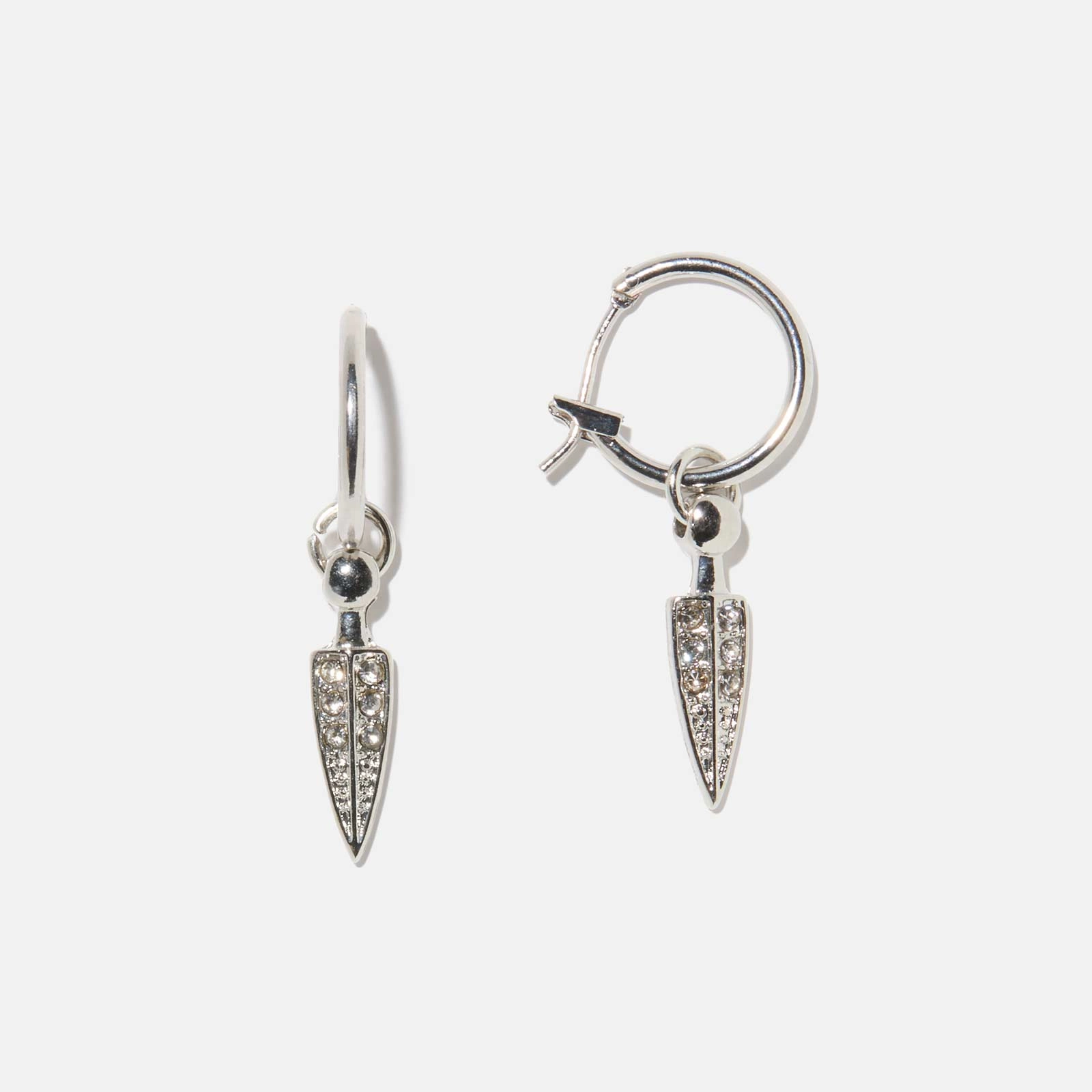 Silverfärgade örhängen - hoops med nitar, 11mm