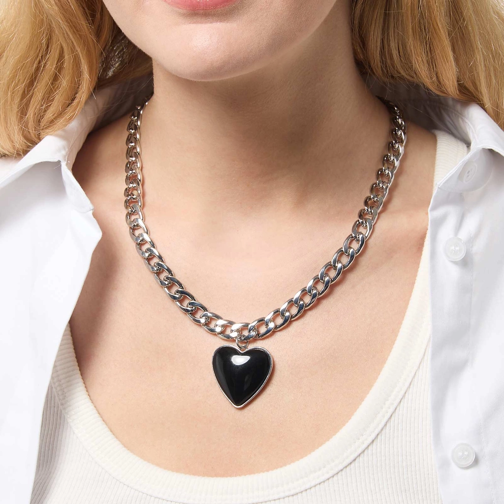Silverfärgad halsband - pansarkedja med svart hjärta, 47+7cm
