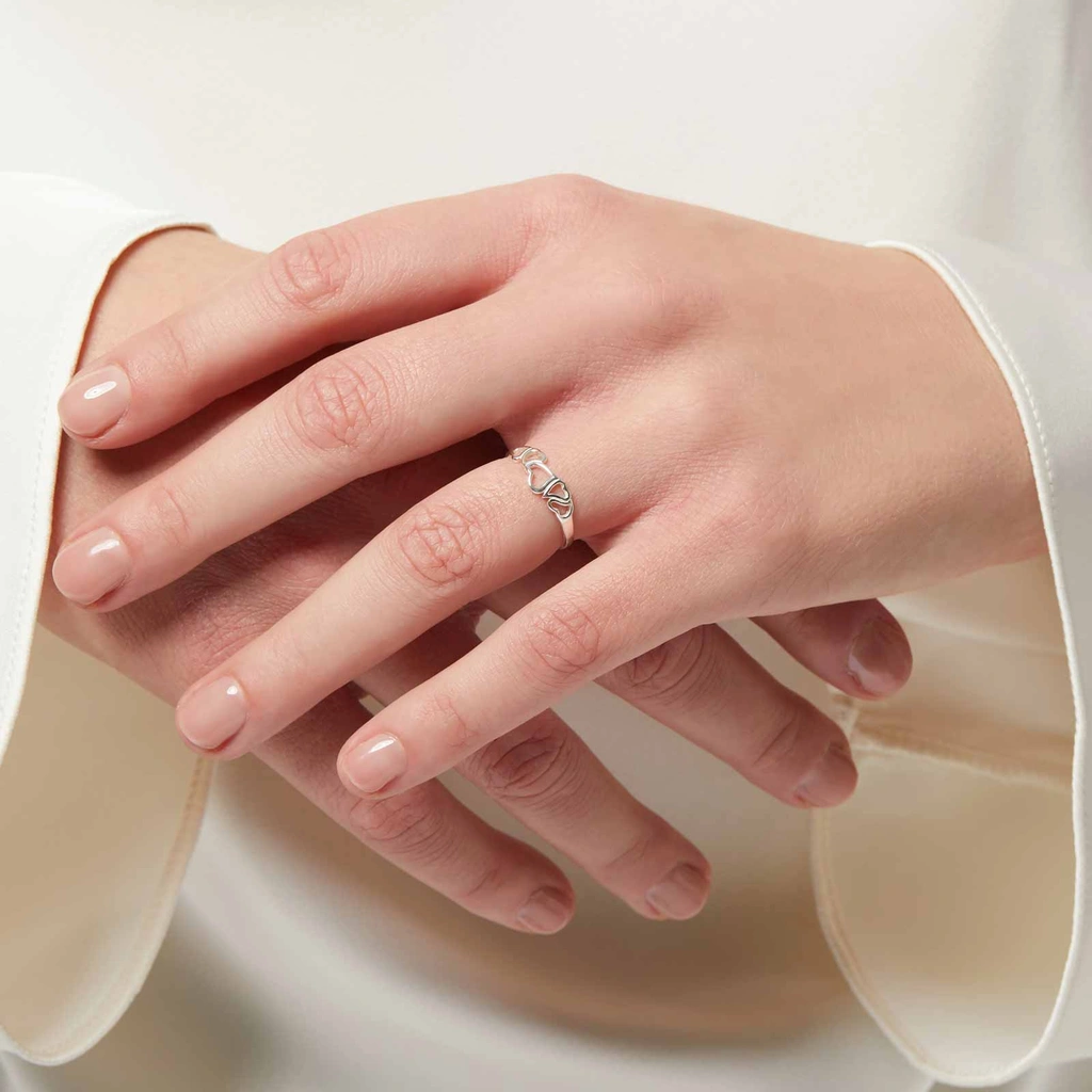 Ring i äkta silver - fem hjärtan, 58