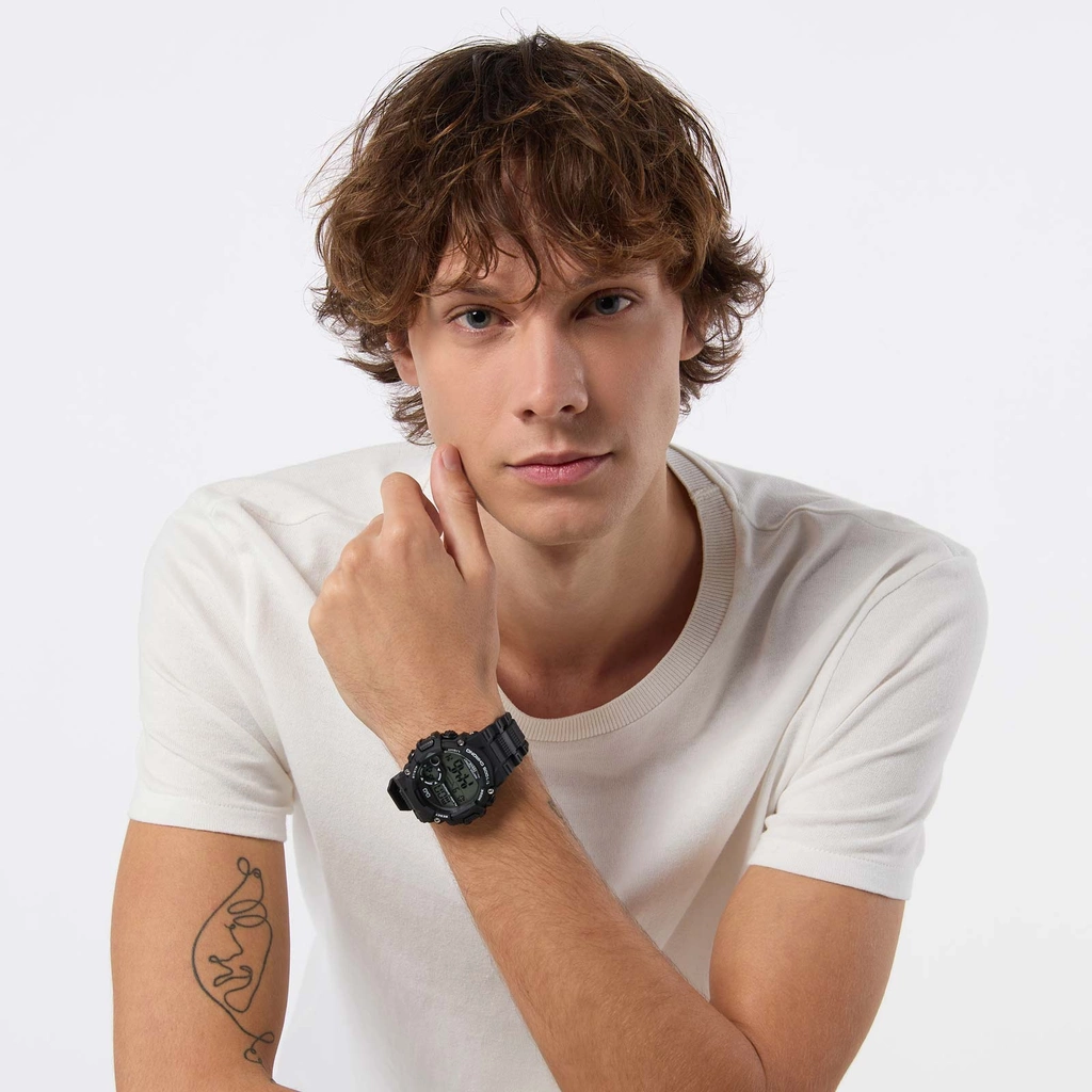 Q&Q herrklocka - digital, svart 48 mm