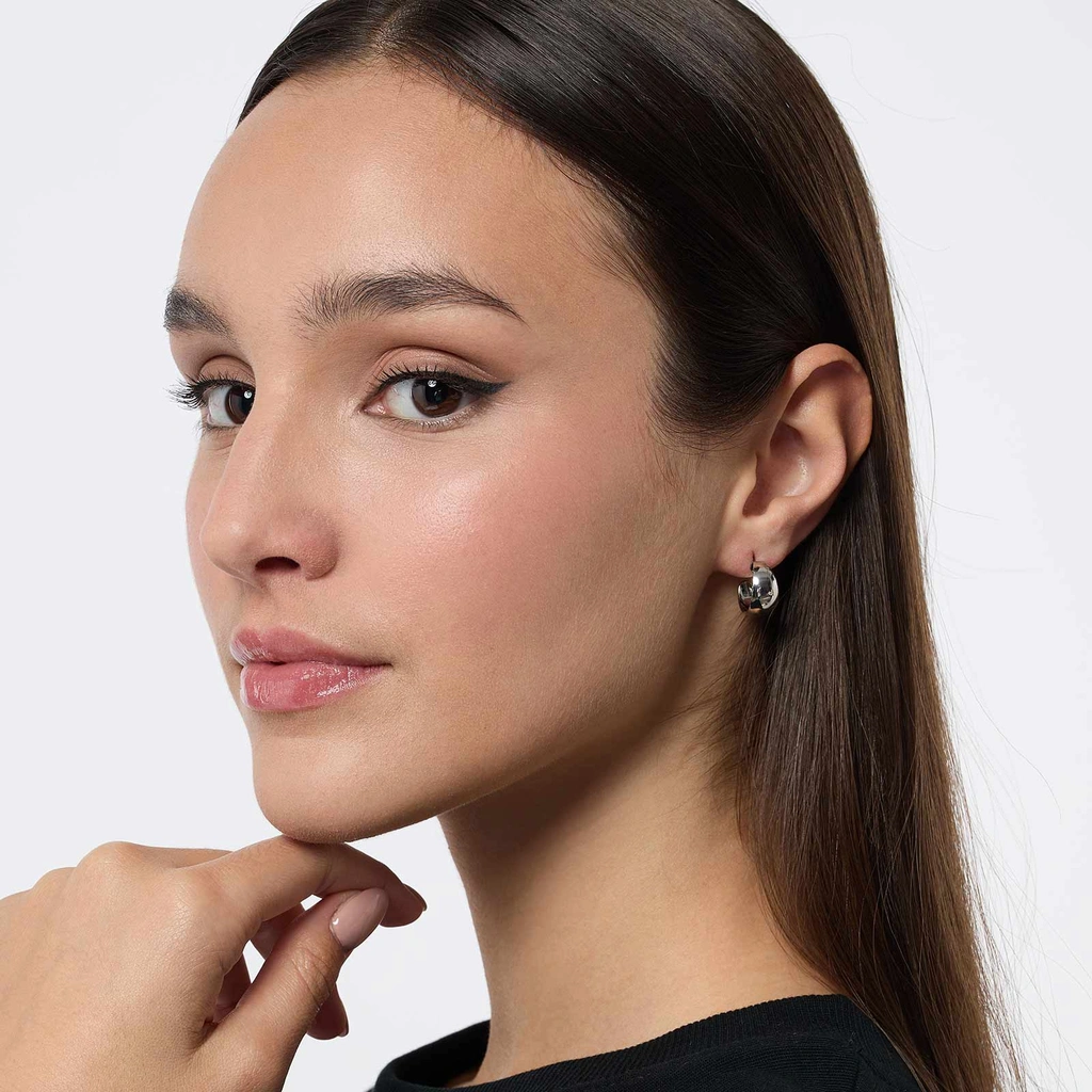 Silverfärgade örhängen - hoops, 15mm