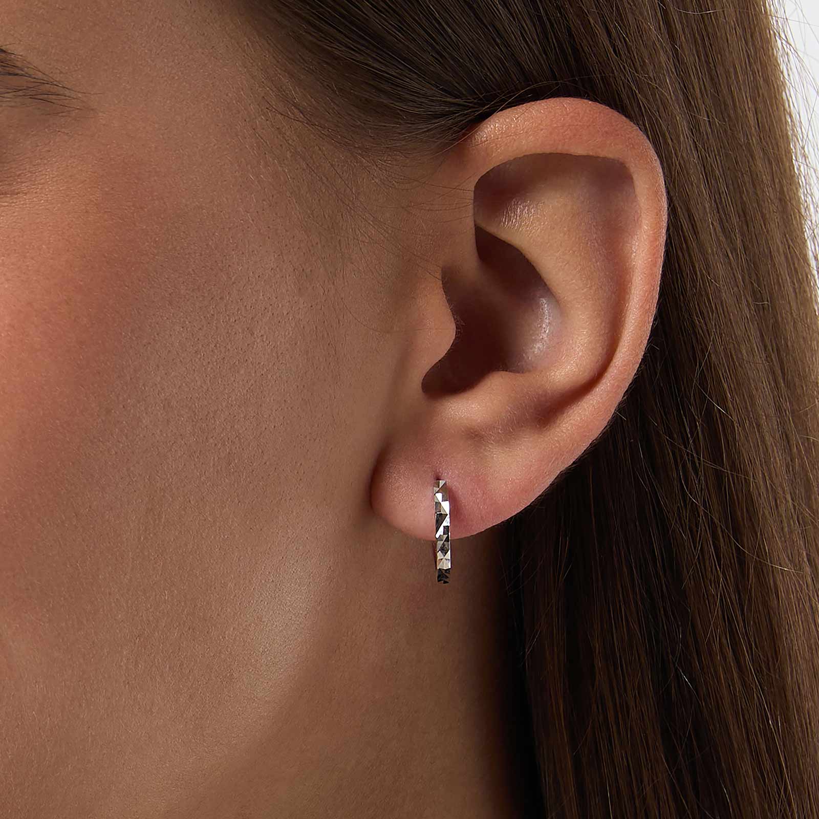 Hoops i äkta silver - mönstrad yta, 14mm