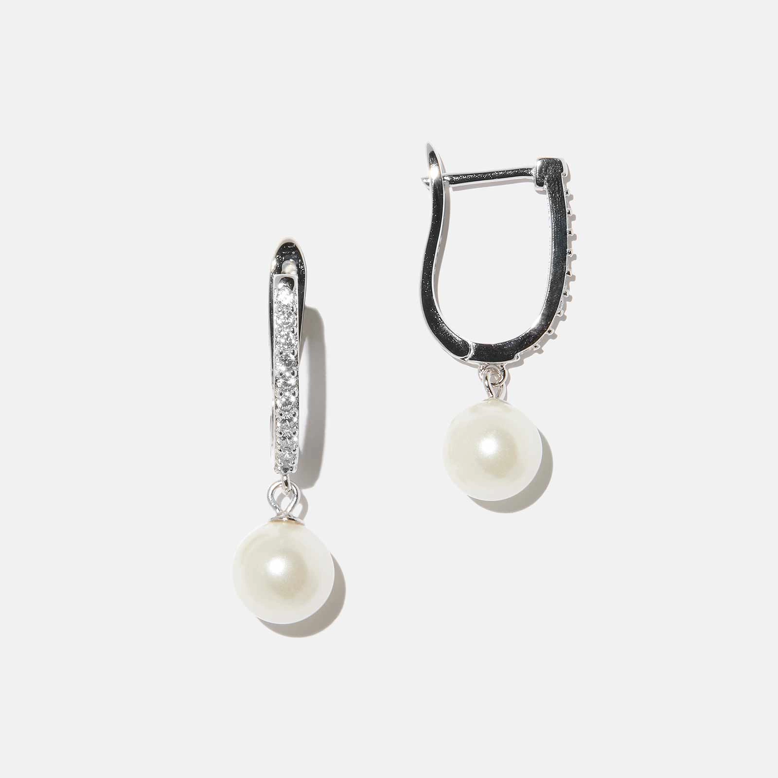 Örhängen i äkta silver - bågar, hängande Shell pearls