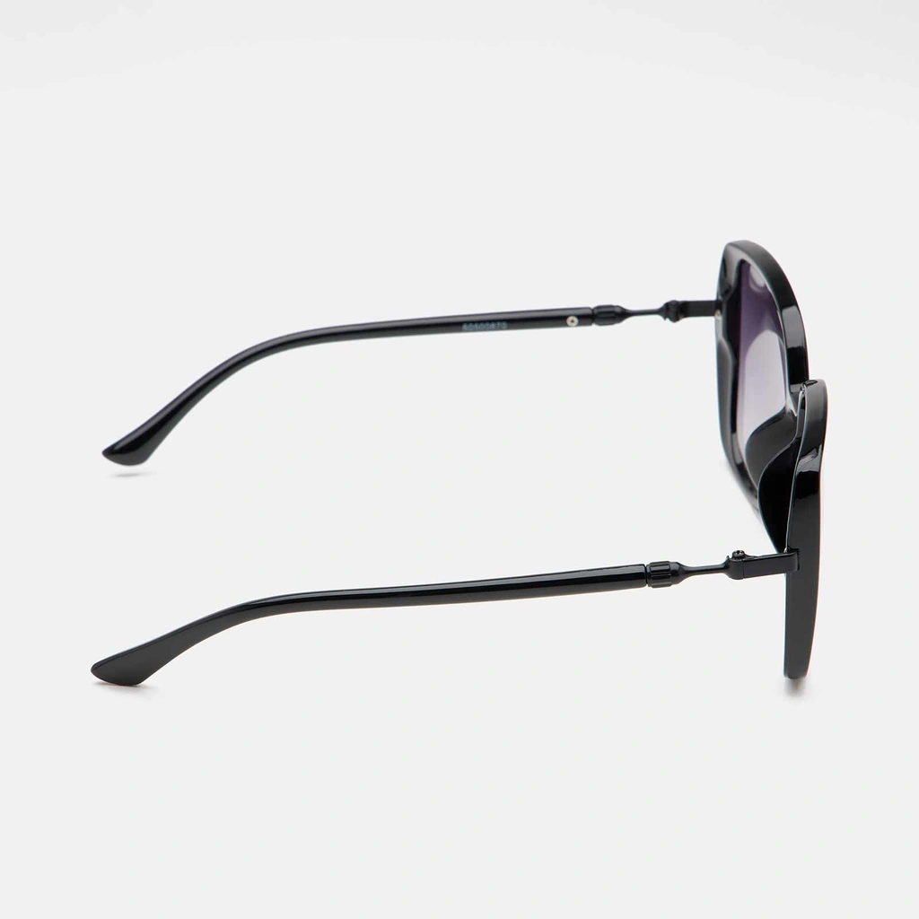 Solglasögon - svarta kantiga, retro