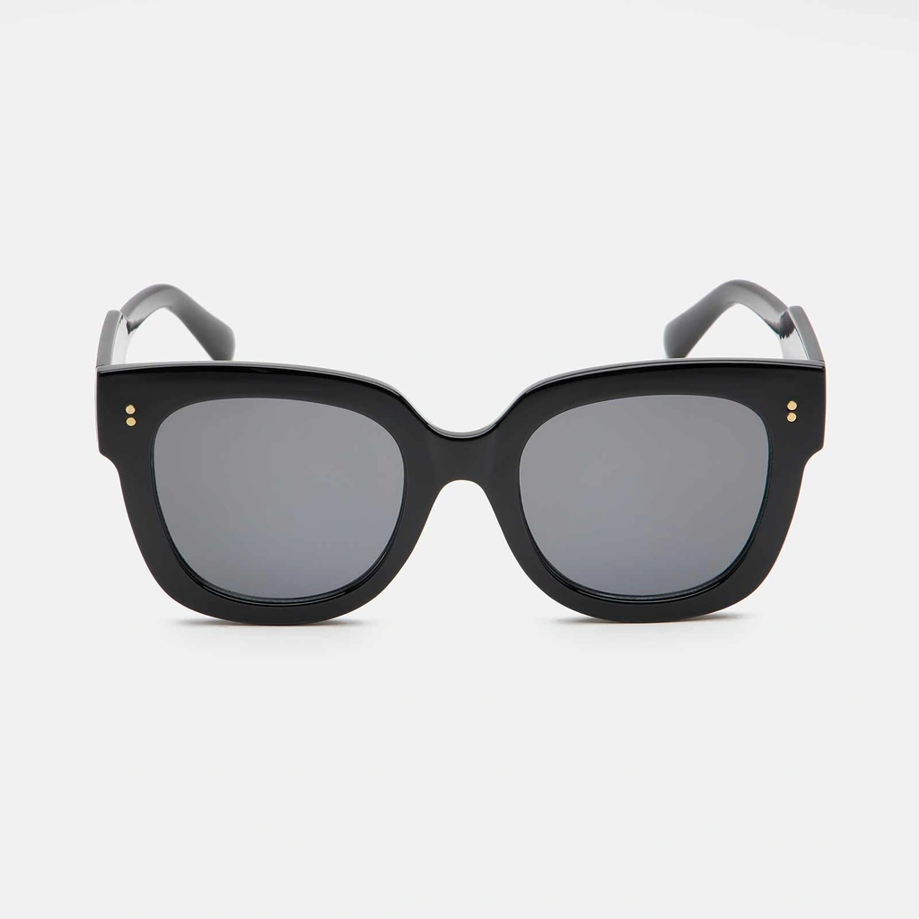 Solglasögon - svarta breda, retro