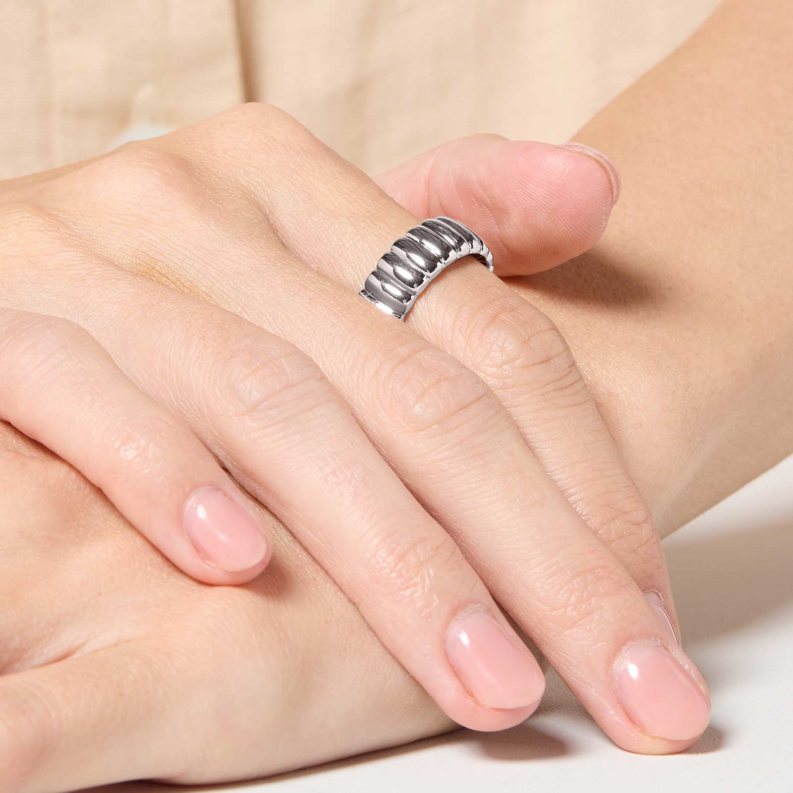 Ring i äkta silver - räfflad