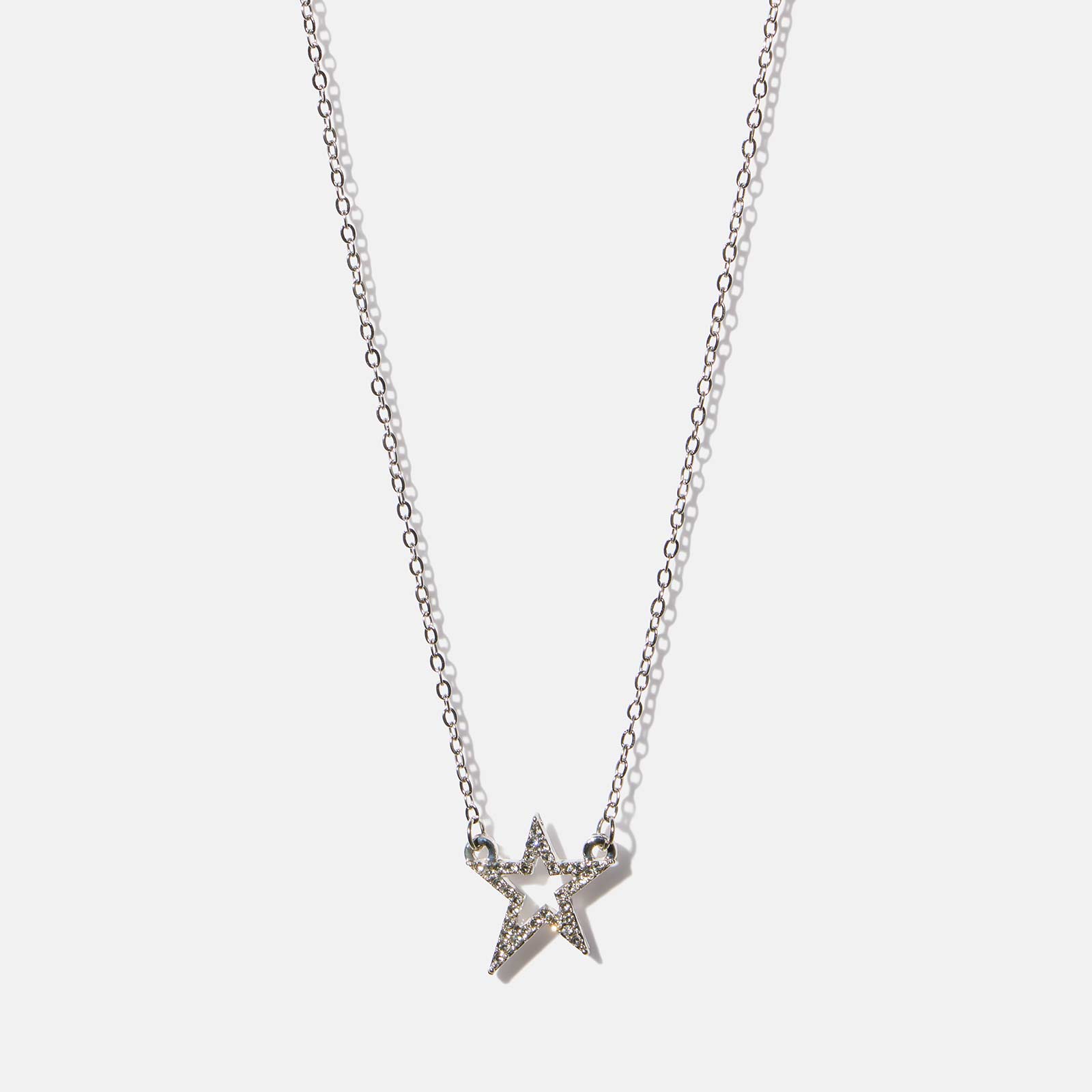 Silverfärgat halsband - hänge stjärna
