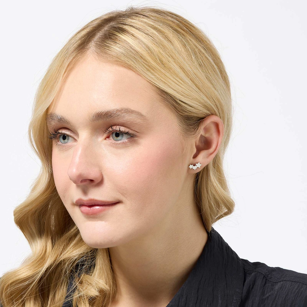 Stålörhängen studs med tre stjärnor