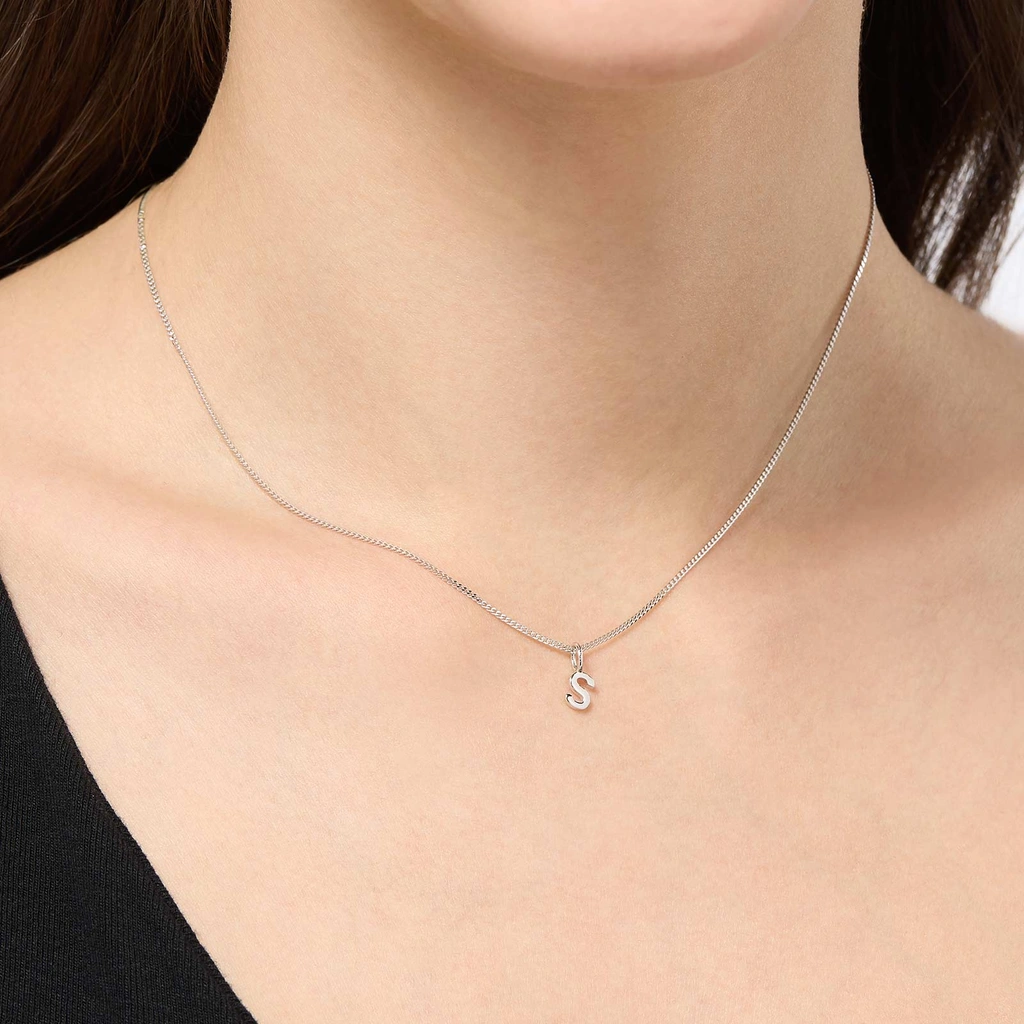 Hängsmycke i silver - bokstav S