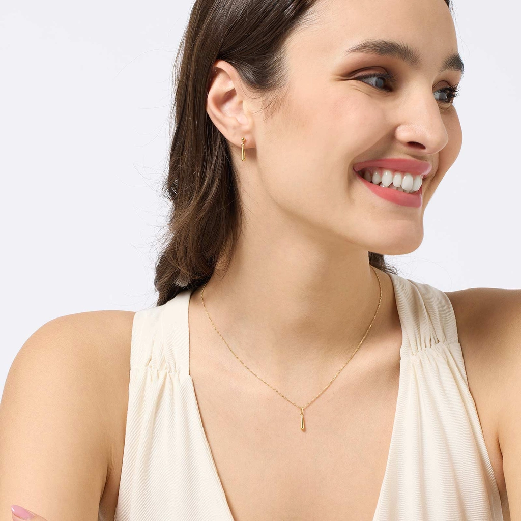 Halsband i 18k guld med dropphänge