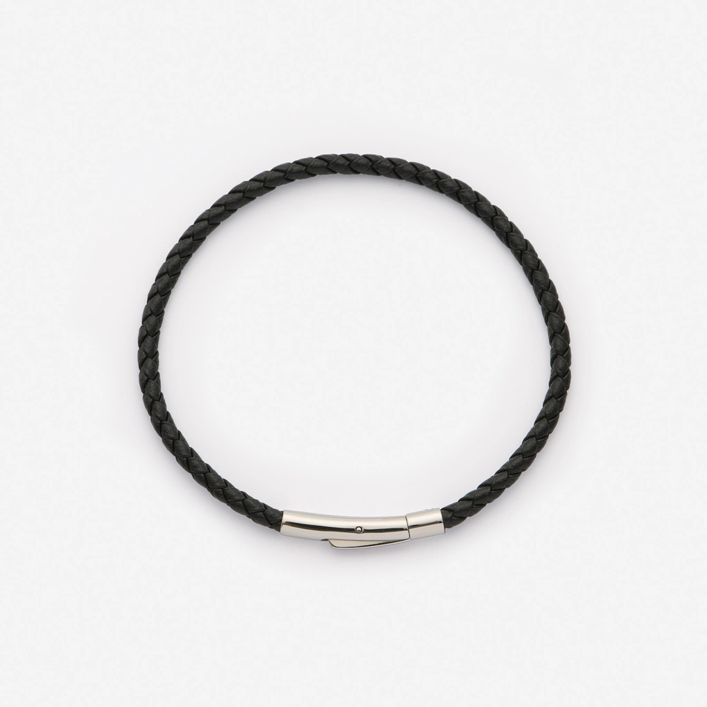 Svart läderarmband med stålspänne, 22cm