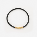 Svart läderarmband med guldpläterat stålspänne, 18cm