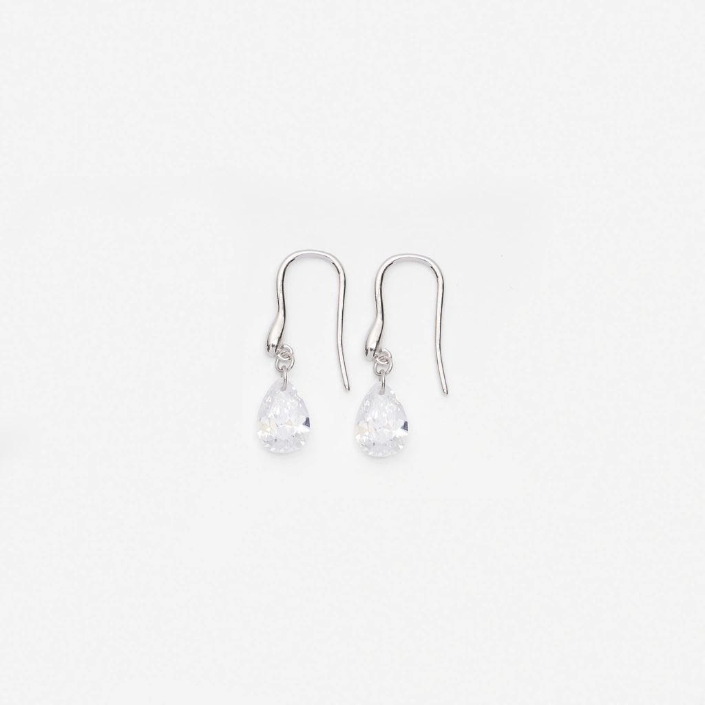 Örhängen i äkta silver - droppformad Kubisk Zirkonia