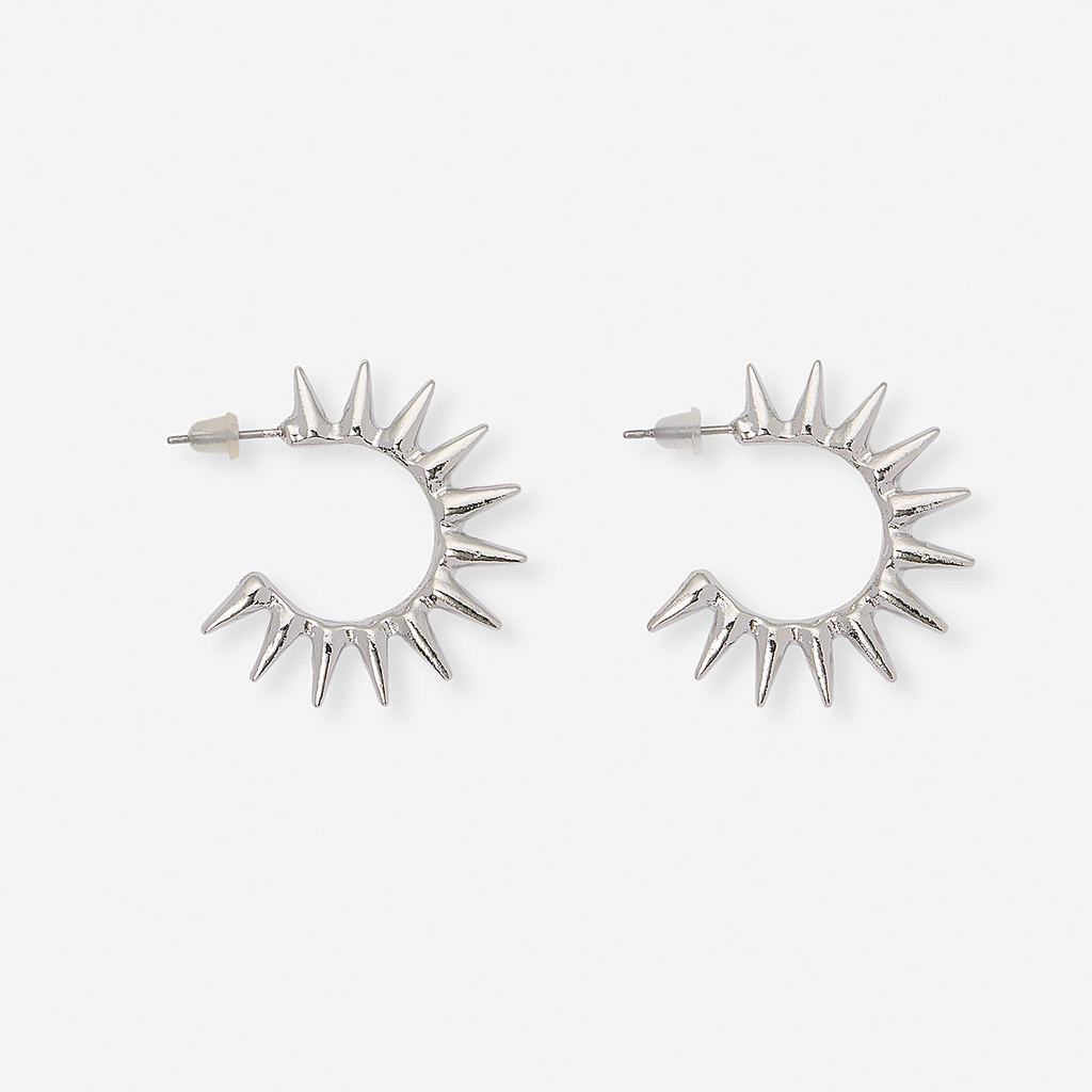 Silverfärgade örhängen - hoops, spikes, 30mm
