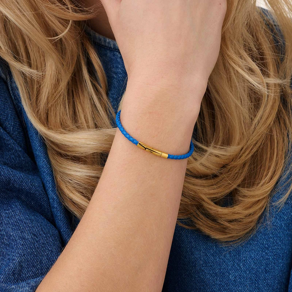 Blått flätat läderarmband med guldpläterat stålspänne, 22cm