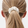 Vit scrunchie med strass