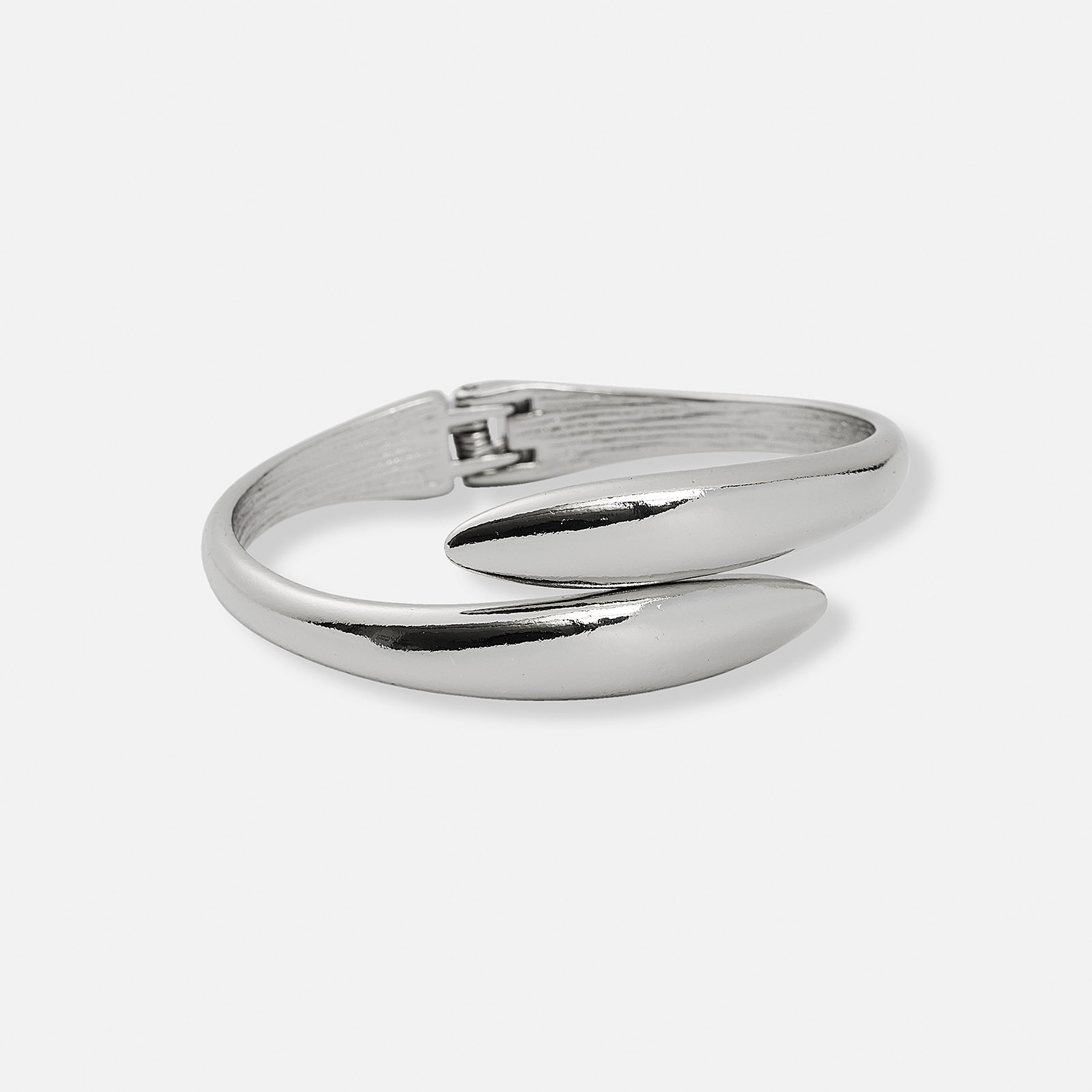 Stilrent silverfärgat armband - bangle