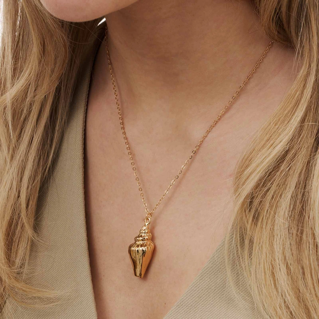 Guldfärgat halsband, snäcka, 42+7cm