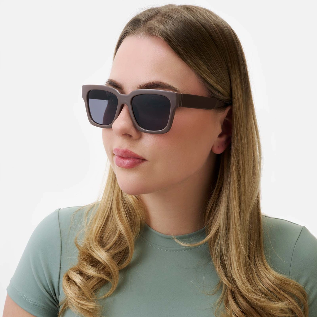 Solglasögon unisex Square, svart glas & bruna bågar