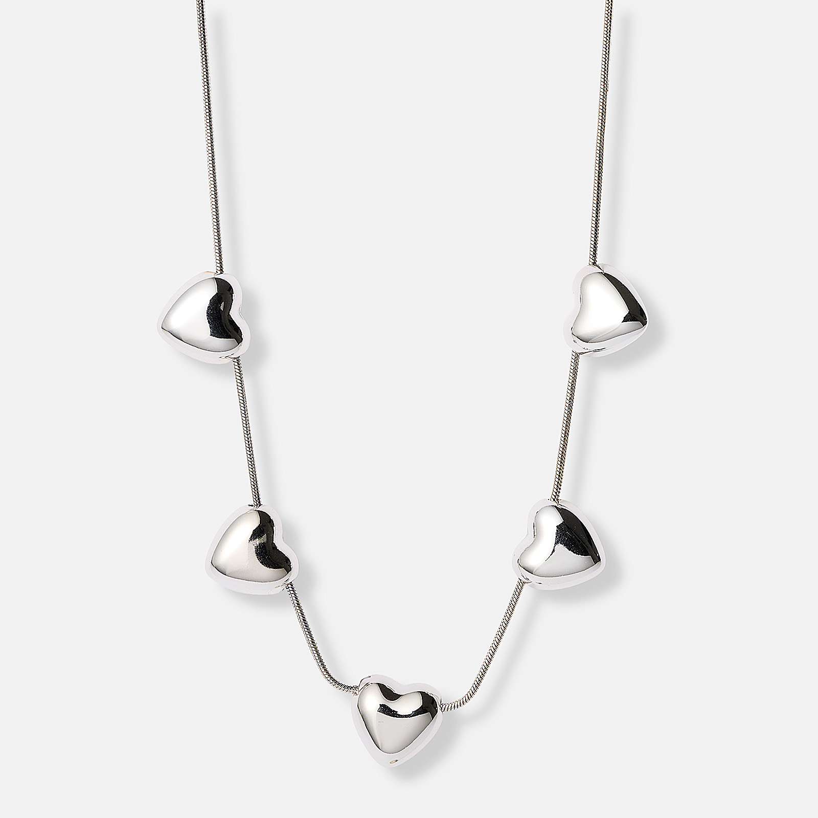 Silverfärgat halsband med stora hjärtan - 47+7cm