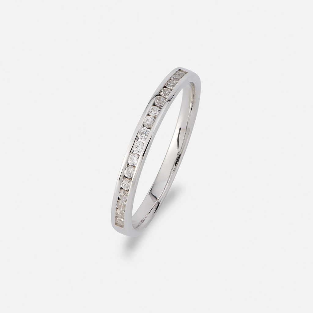 Alliansring 18k vitguld med 0,2 ct labbodlade diamanter - 19
