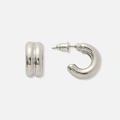 Silverfärgade örhängen, tvåradiga hoops- 14 mm