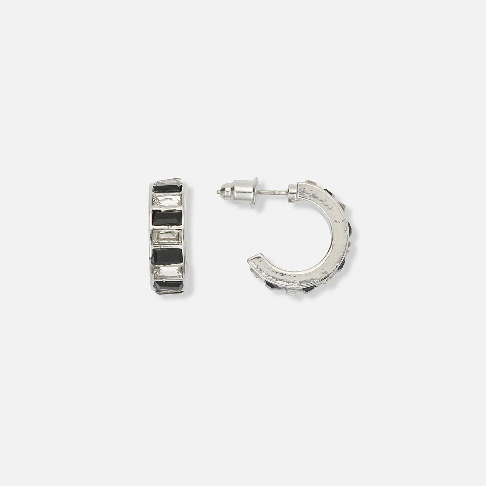 Silverfärgade örhängen, hoops med svart/vita stenar - 16 mm