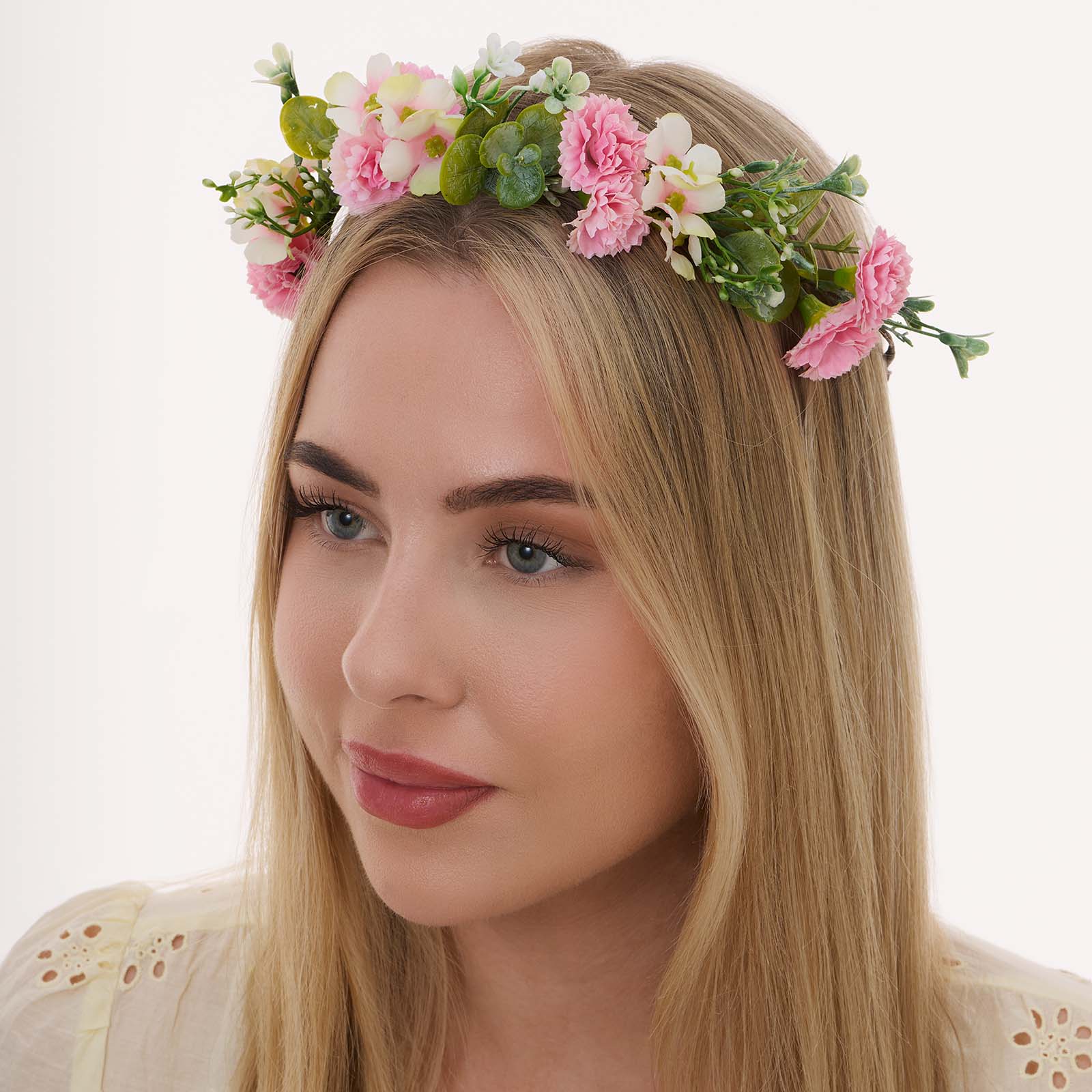 Blomkrans med band, rosa blommor & blad