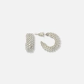 Silverfärgade örhängen, prickiga C-hoops - 18 mm