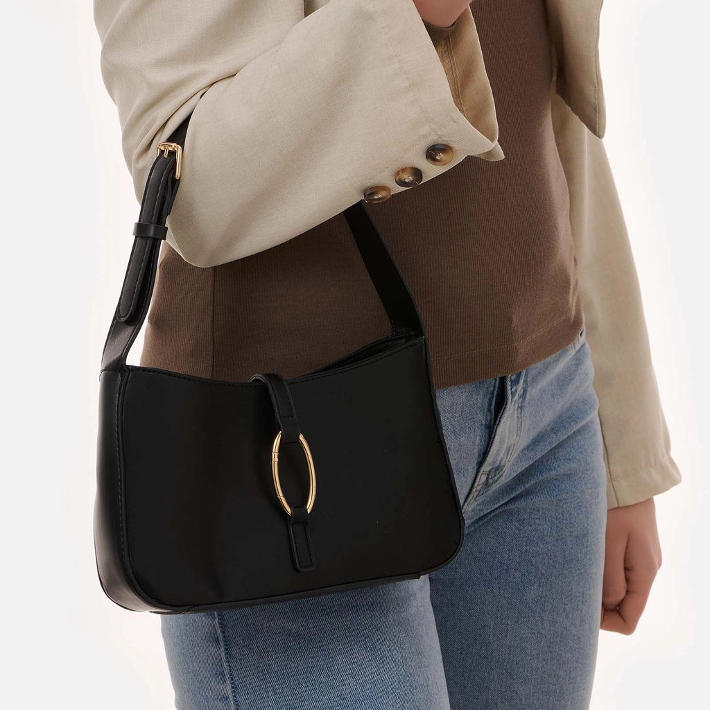 Svart axelsväska i pu-läder, guldfärgad oval ring