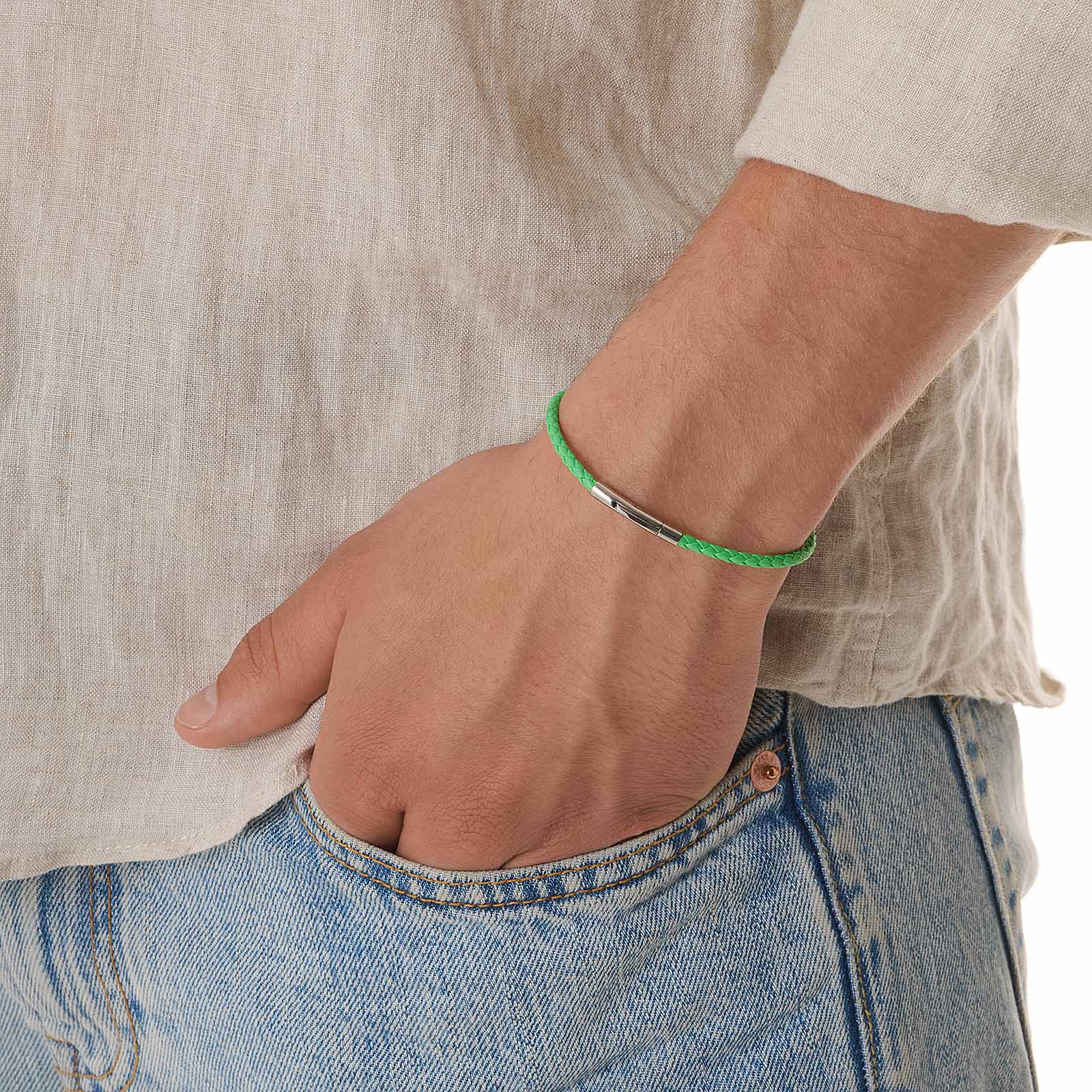 Limegrönt läderarmband med stålspänne