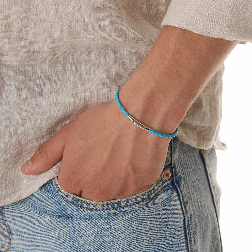 Ljusblått läderarmband med stålspänne, 21cm