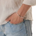 Vitt läderarmband med stålspänne, 18cm