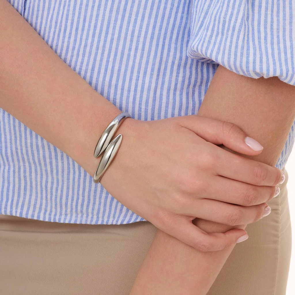 Stilrent silverfärgat armband - bangle