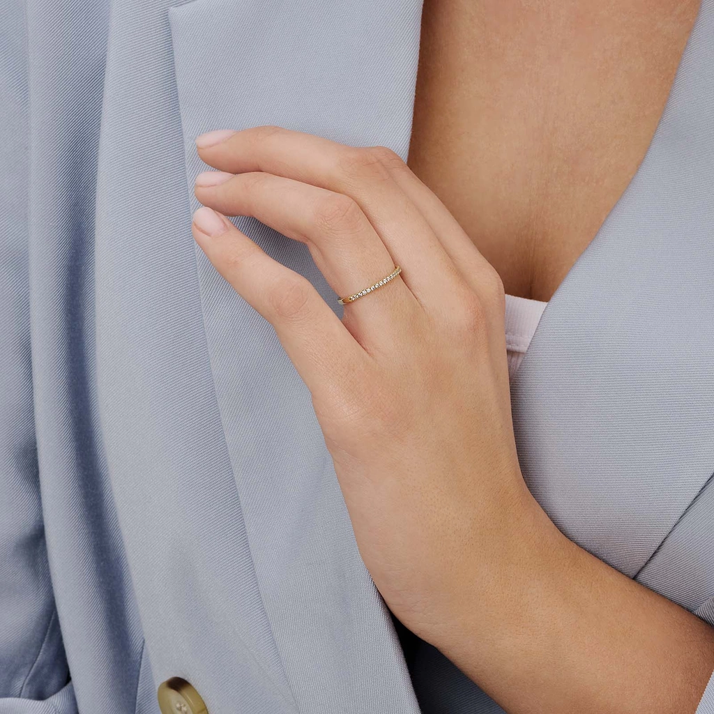 Alliansring 18k guld med 0,15 ct labbodlade diamanter - 16