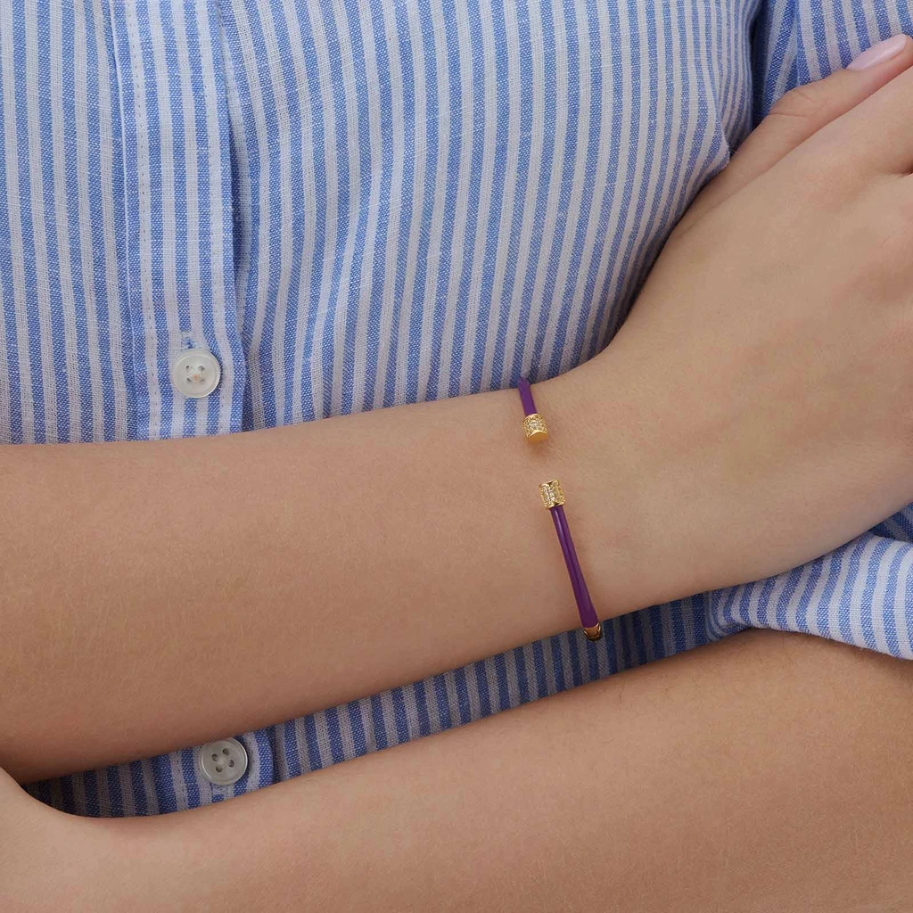 Guldpläterat armband, bangle lila detaljer - 60x50 mm