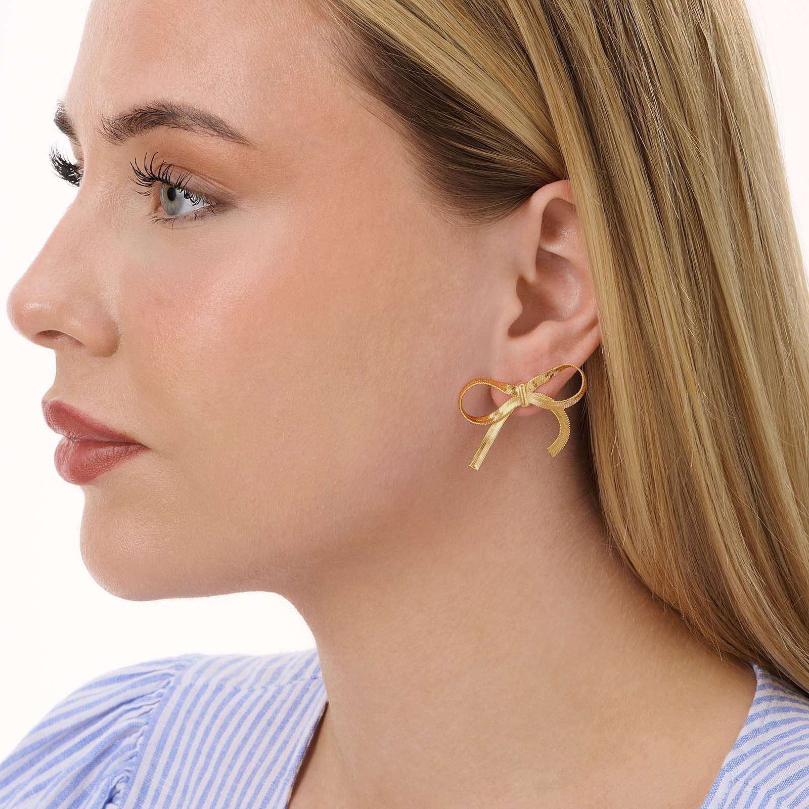 Guldfärgade örhängen, rosetter av fiskbenskedja - 40 mm