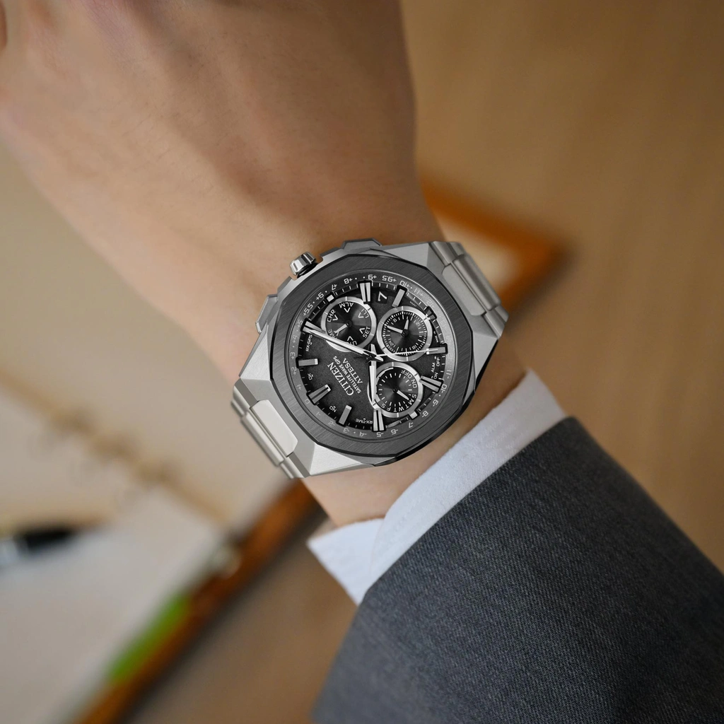 Citizen Attesa Spaceship silver/svart - CC4104-53E