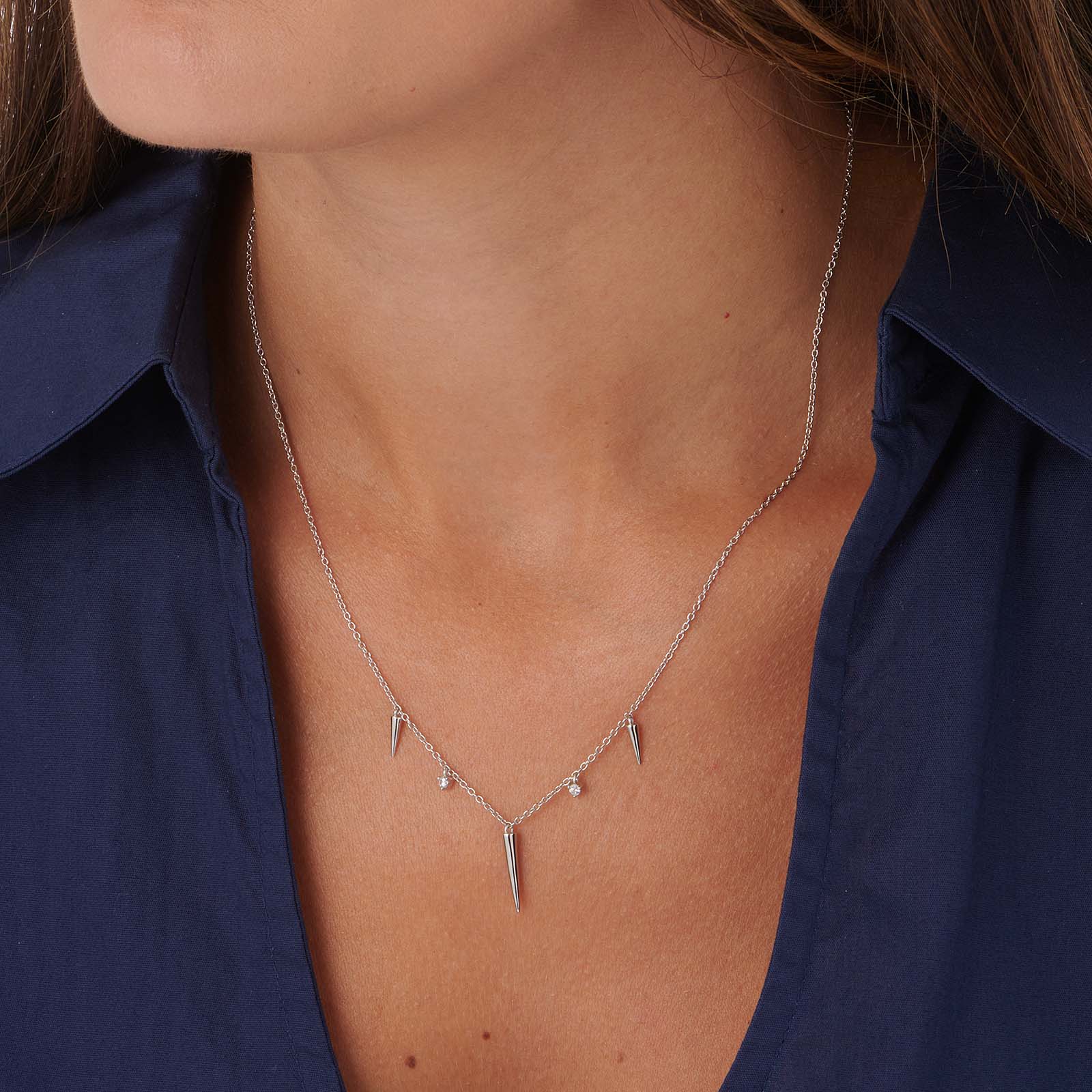 Silverhalsband med spikes och stenar - 42+3cm