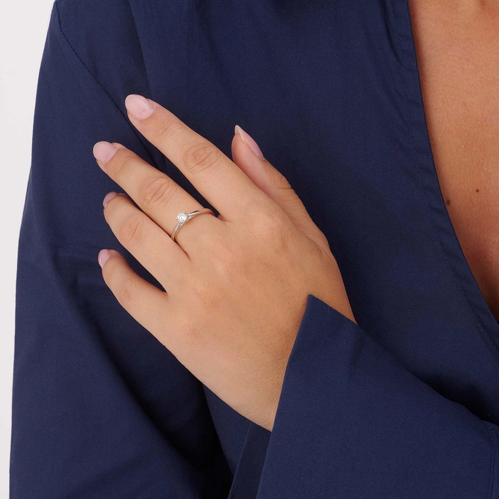 Ring i äkta silver - 4 mm Kubisk Zirkonia - 17,5