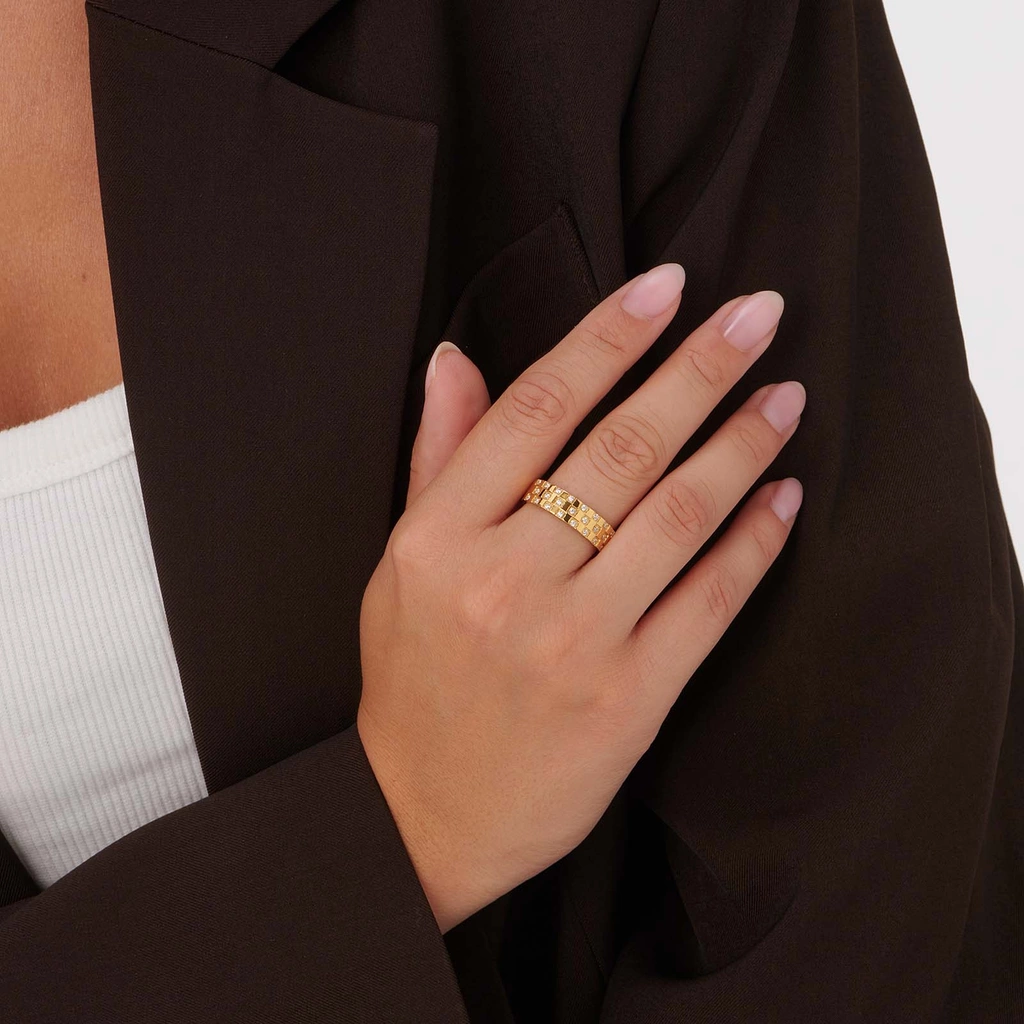 Bred ring i guldpläterat stål - schackrutig 17