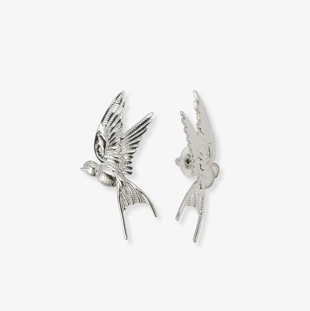 Silverfärgade örhängen, studs med svalor - 50 mm