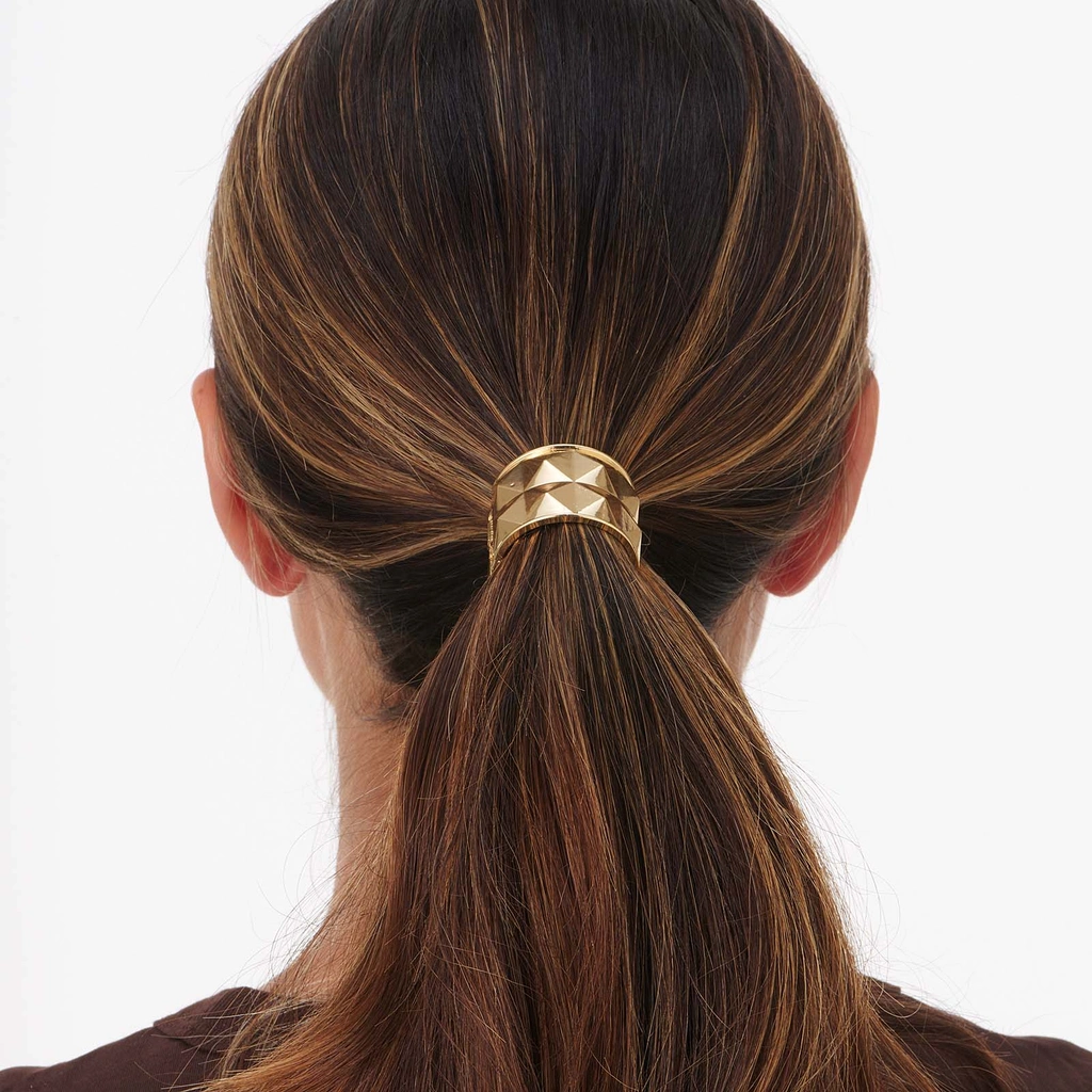 Hårsnodd - guldfärgad hair cuff med nitar