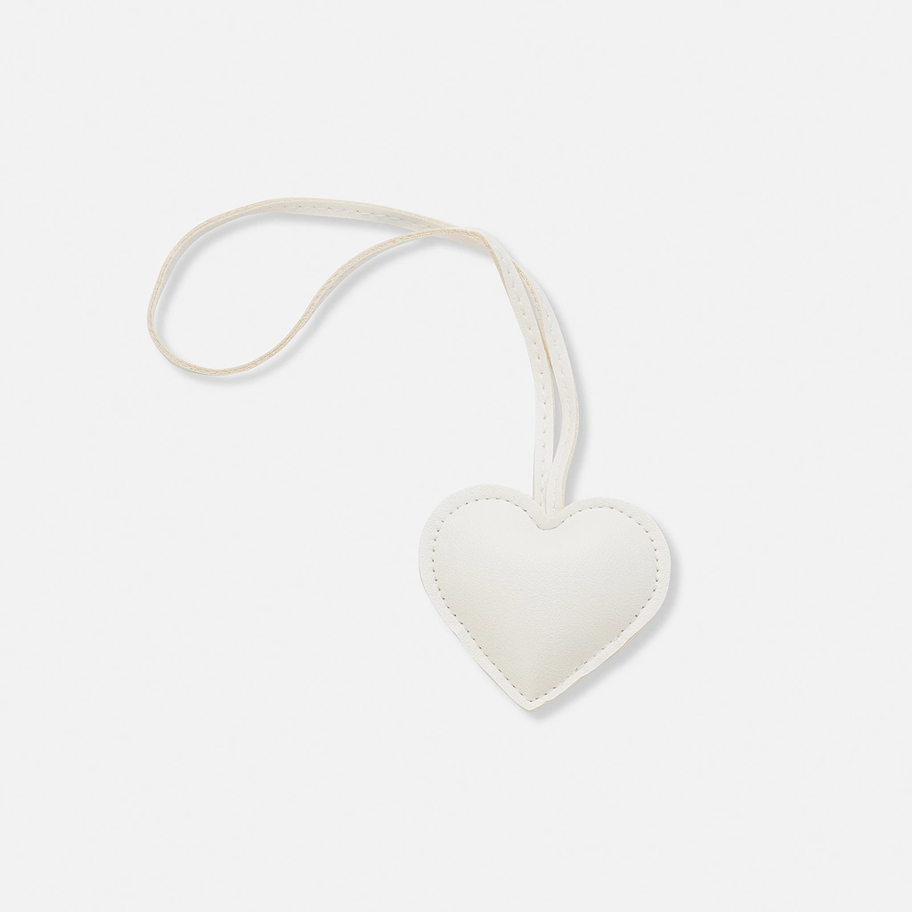 Väskaccessoar - vitt hjärta