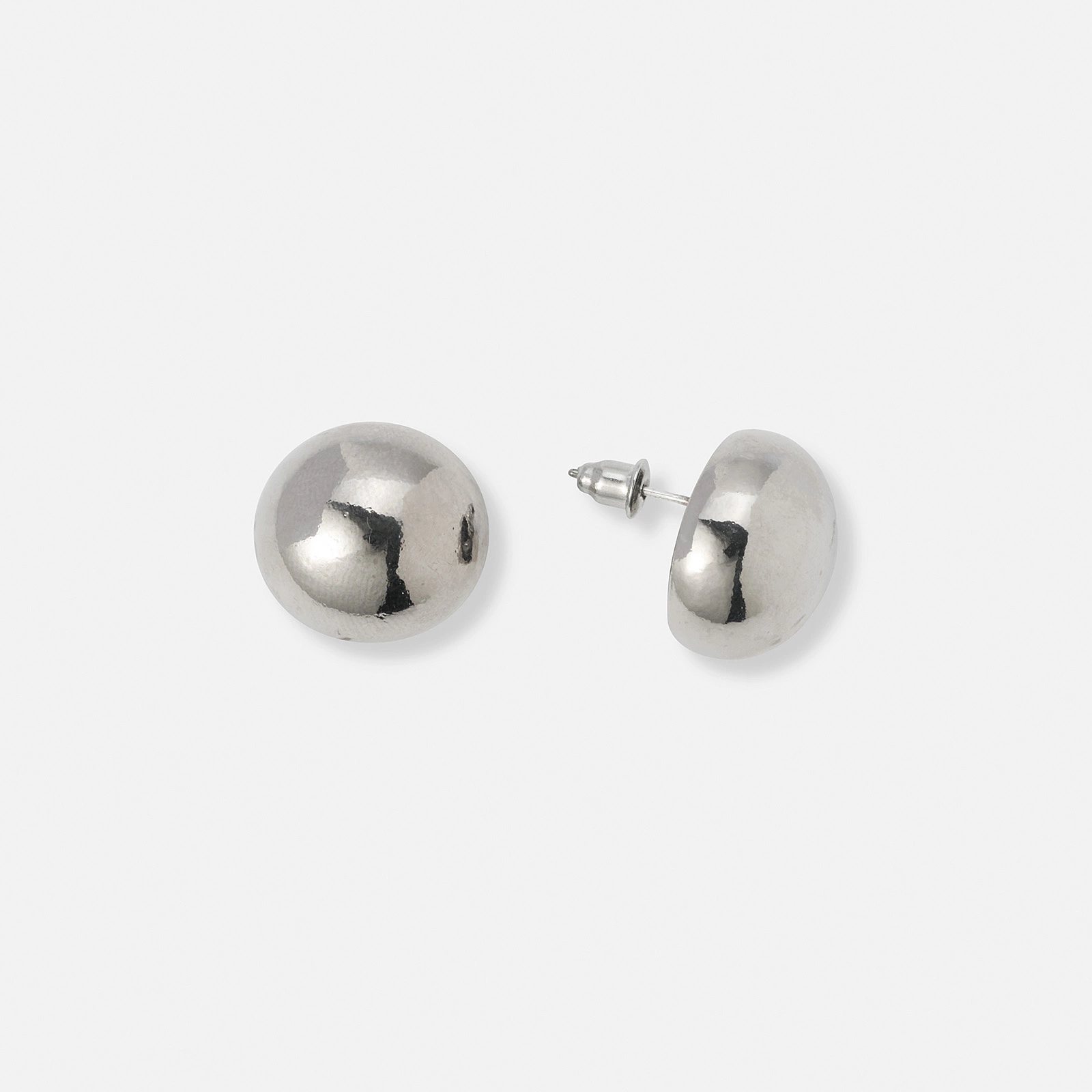 Silverfärgade örhängen halv knapp - 18 mm